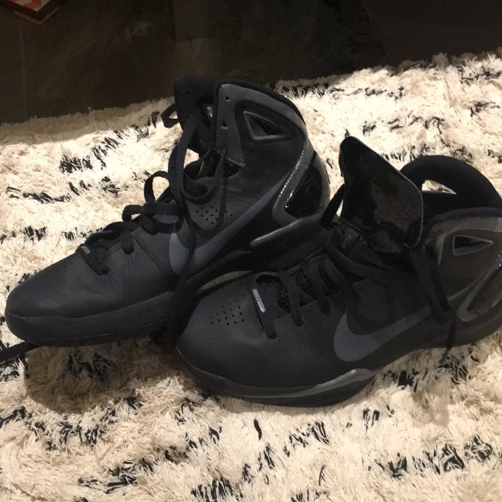 All black, sleek, Nike Hyperdunks. Only worn once!